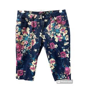 Jeans Colony Floral Capri Pants Size 16 , 5 Studded Pockets